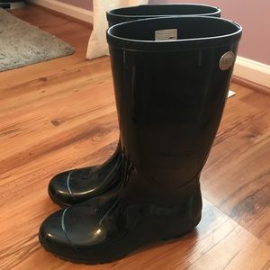 Ugg rain boots